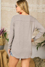 Load image into Gallery viewer, V-NECK LONG SLEEVE SOLID TOP MOCHA BEAN
