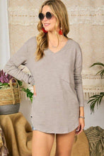 Load image into Gallery viewer, V-NECK LONG SLEEVE SOLID TOP MOCHA BEAN
