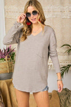 Load image into Gallery viewer, V-NECK LONG SLEEVE SOLID TOP MOCHA BEAN
